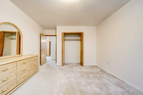 432 2 Avenue Ne, Milk River, AB - Indoor Photo Showing Other Room