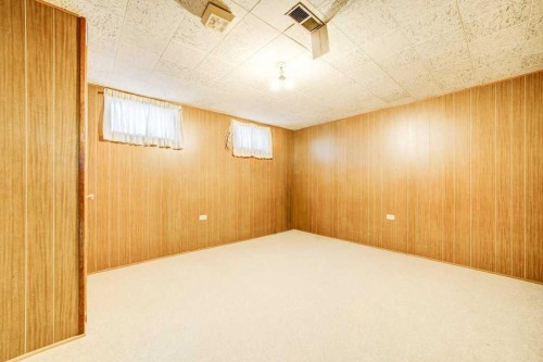 432 2 Avenue Ne, Milk River, AB - Indoor