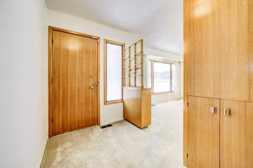 432 2 Avenue Ne, Milk River, AB - Indoor Photo Showing Other Room