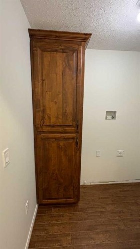 608 2 Street West, Bow Island, AB - Indoor Photo Showing Other Room