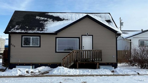 608 2 Street West, Bow Island, AB - Outdoor With Exterior