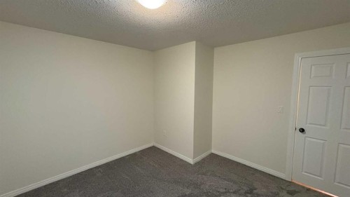 608 2 Street West, Bow Island, AB - Indoor Photo Showing Other Room