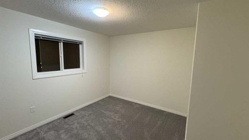 608 2 Street West, Bow Island, AB - Indoor Photo Showing Other Room