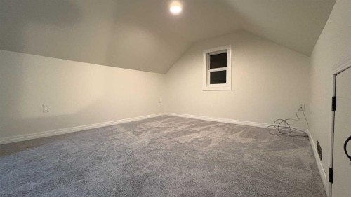 608 2 Street West, Bow Island, AB - Indoor Photo Showing Other Room