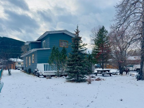 11702 22 Avenue, Blairmore, AB - Outdoor