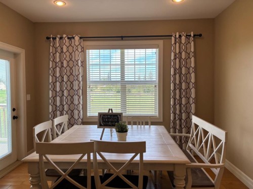 217 6 Avenue, Stirling, AB - Indoor Photo Showing Dining Room