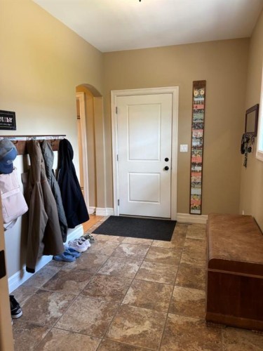 217 6 Avenue, Stirling, AB - Indoor Photo Showing Other Room