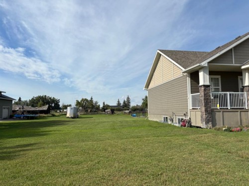 217 6 Avenue, Stirling, AB - Outdoor
