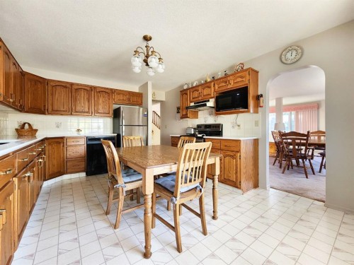 112 43 Avenue West, Claresholm, AB - Indoor