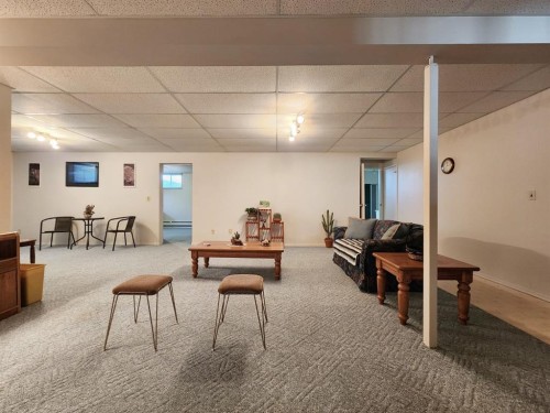 112 43 Avenue West, Claresholm, AB - Indoor Photo Showing Other Room