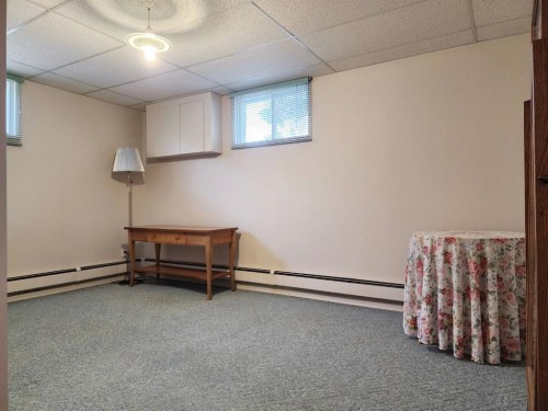 112 43 Avenue West, Claresholm, AB - Indoor