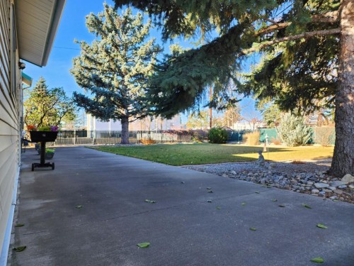 112 43 Avenue West, Claresholm, AB - Outdoor