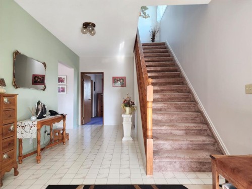 112 43 Avenue West, Claresholm, AB - Indoor Photo Showing Other Room