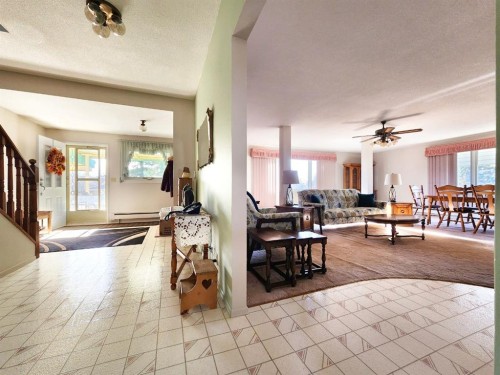 112 43 Avenue West, Claresholm, AB - Indoor