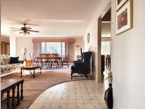 112 43 Avenue West, Claresholm, AB - Indoor Photo Showing Living Room