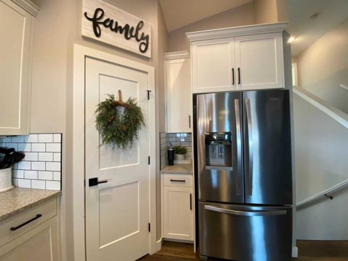 4237 60 Avenue, Taber, AB - Indoor Photo Showing Kitchen