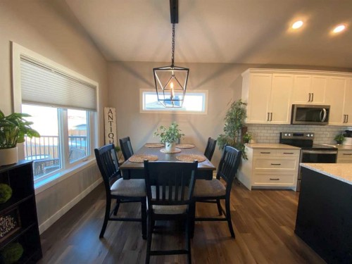 4237 60 Avenue, Taber, AB - Indoor Photo Showing Dining Room