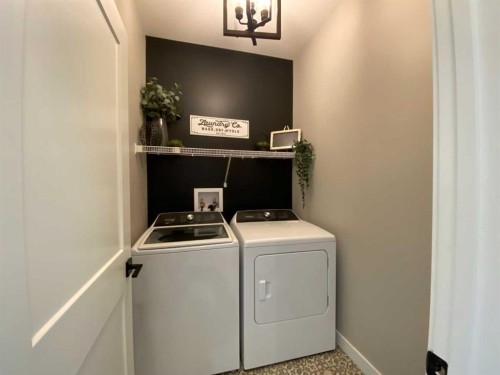 4237 60 Avenue, Taber, AB - Indoor Photo Showing Laundry Room