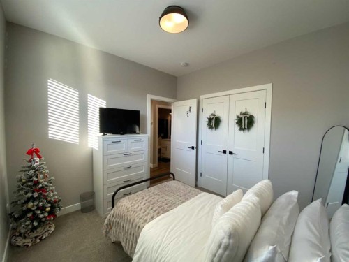 4237 60 Avenue, Taber, AB - Indoor Photo Showing Bedroom