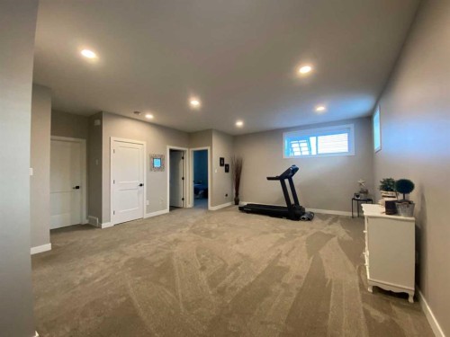 4237 60 Avenue, Taber, AB - Indoor Photo Showing Other Room