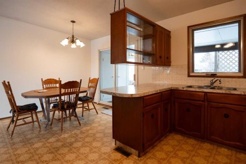 13 Primrose Place North, Lethbridge, AB - Indoor