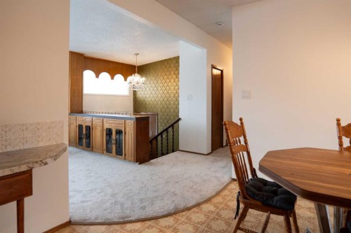 13 Primrose Place North, Lethbridge, AB - Indoor Photo Showing Dining Room