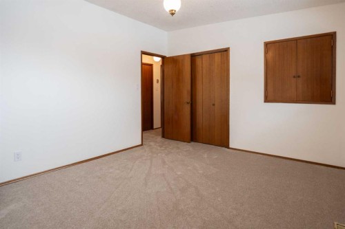 13 Primrose Place North, Lethbridge, AB - Indoor Photo Showing Other Room