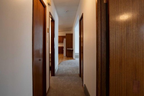 13 Primrose Place North, Lethbridge, AB - Indoor Photo Showing Other Room