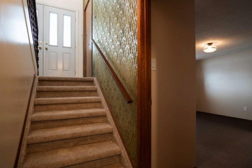 13 Primrose Place North, Lethbridge, AB - Indoor Photo Showing Other Room