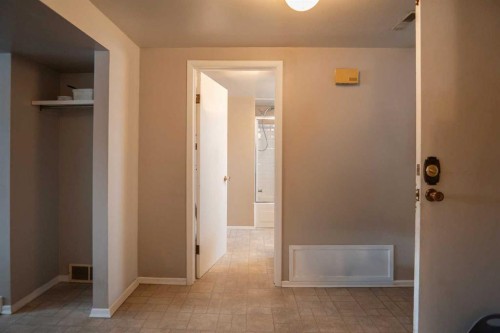 13 Primrose Place North, Lethbridge, AB - Indoor Photo Showing Other Room