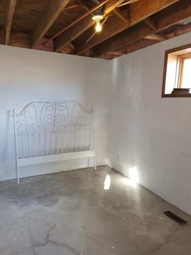301 1St Avenue North, Coutts, AB - Indoor Photo Showing Basement