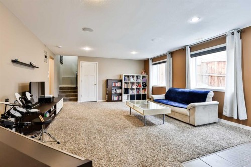 93 Riverine Lane West, Lethbridge, AB - Indoor