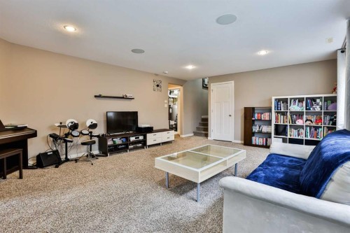 93 Riverine Lane West, Lethbridge, AB - Indoor