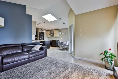 93 Riverine Lane West, Lethbridge, AB - Indoor Photo Showing Living Room