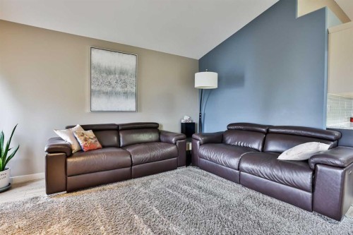 93 Riverine Lane West, Lethbridge, AB - Indoor Photo Showing Living Room
