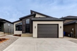 612 Parkside Green  Coaldale, AB T1M 0B2