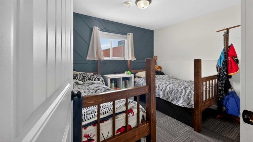 601 10 Avenue West, Barnwell, AB - Indoor Photo Showing Bedroom