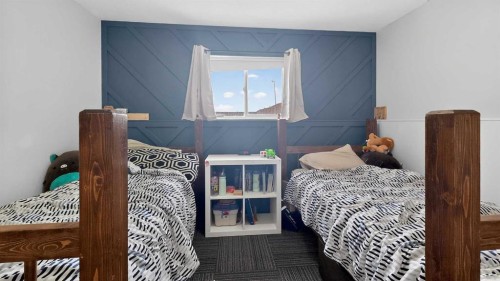 601 10 Avenue West, Barnwell, AB - Indoor Photo Showing Bedroom