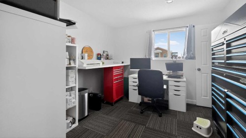 601 10 Avenue West, Barnwell, AB - Indoor Photo Showing Office