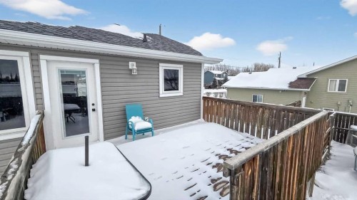 601 10 Avenue West, Barnwell, AB - Outdoor With Deck Patio Veranda With Exterior