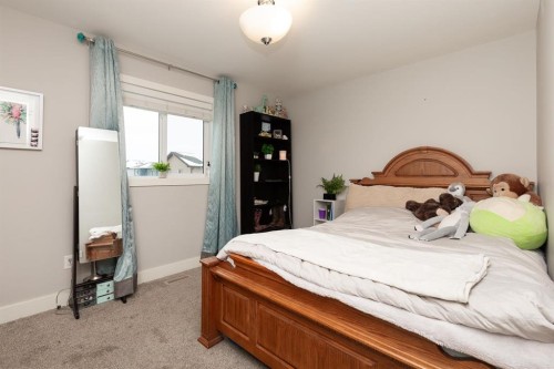 815 Miners Boulevard West, Lethbridge, AB - Indoor Photo Showing Bedroom
