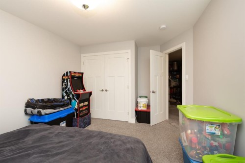 815 Miners Boulevard West, Lethbridge, AB - Indoor Photo Showing Bedroom