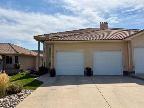 B-410 Canyon Boulevard West, Lethbridge, AB - Outdoor