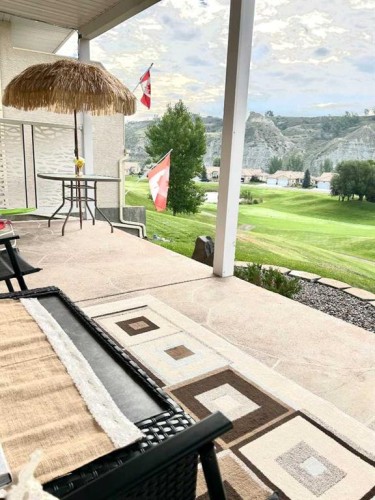 B-410 Canyon Boulevard West, Lethbridge, AB - Outdoor