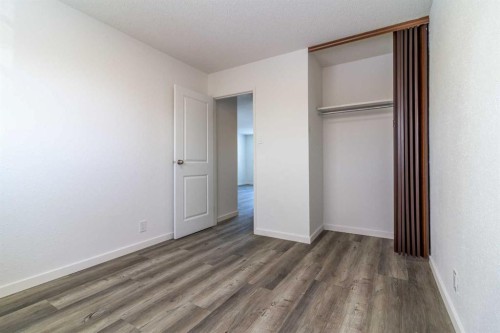 74 Carleton Place West, Lethbridge, AB - Indoor Photo Showing Other Room