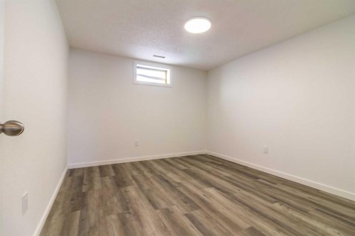 74 Carleton Place West, Lethbridge, AB - Indoor Photo Showing Other Room