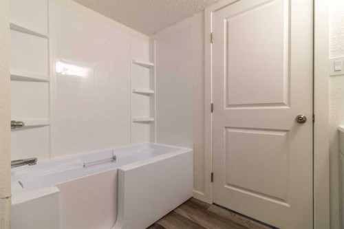 74 Carleton Place West, Lethbridge, AB - Indoor Photo Showing Other Room