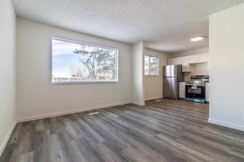 74 Carleton Place West, Lethbridge, AB - Indoor