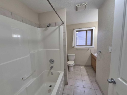 A-467 Blackfoot Manor West, Lethbridge, AB 