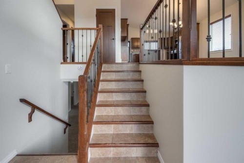 11 Cougar Cove North, Lethbridge, AB - Indoor Photo Showing Other Room